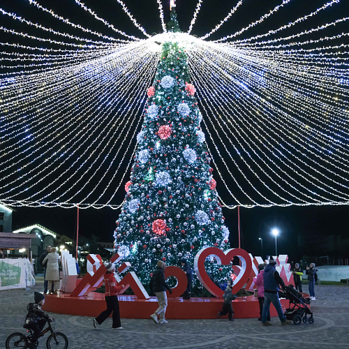 Световой шатер для елки 8 метров "Звездное Небо", 64 луча, Диаметр 20 метров